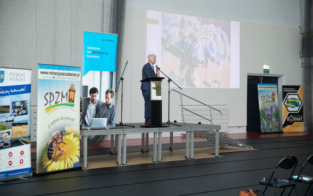 Zbigniew Kołtowski podczas wykładu w Mińsku