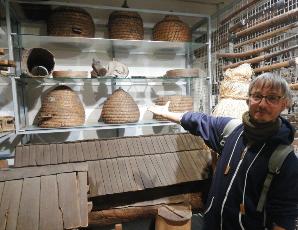 Michał Wołczak: „Pszczelarzom hobbystom narzuca się szkołę praktyk znanych z zawodowego pszczelarstwa”